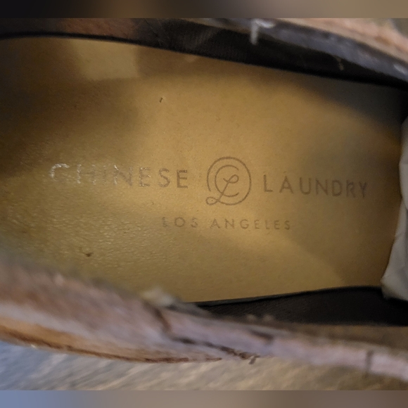 CHINESE LAUNDRY SONOMA SUEDE ANKLE BOOTS - MINK /size 8.5 - Picture 9 of 10